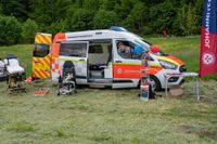 Das Blaulichtfest bot Blaulichtgottesdienst, Konzert, Kinderprogramm, Vorführungen, Solitude-Rundfahrt mit aktuellen und Oldtimer-Einsatzfahrzeugen.