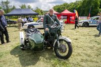 Das Blaulichtfest bot Blaulichtgottesdienst, Konzert, Kinderprogramm, Vorführungen, Solitude-Rundfahrt mit aktuellen und Oldtimer-Einsatzfahrzeugen.