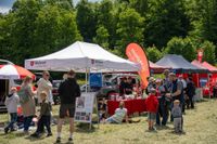 Das Blaulichtfest bot Blaulichtgottesdienst, Konzert, Kinderprogramm, Vorführungen, Solitude-Rundfahrt mit aktuellen und Oldtimer-Einsatzfahrzeugen.