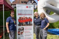 Das Blaulichtfest bot Blaulichtgottesdienst, Konzert, Kinderprogramm, Vorführungen, Solitude-Rundfahrt mit aktuellen und Oldtimer-Einsatzfahrzeugen.