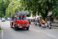 Das Blaulichtfest bot Blaulichtgottesdienst, Konzert, Kinderprogramm, Vorführungen, Solitude-Rundfahrt mit aktuellen und Oldtimer-Einsatzfahrzeugen.