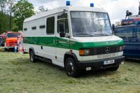 Das Blaulichtfest bot Blaulichtgottesdienst, Konzert, Kinderprogramm, Vorführungen, Solitude-Rundfahrt mit aktuellen und Oldtimer-Einsatzfahrzeugen.