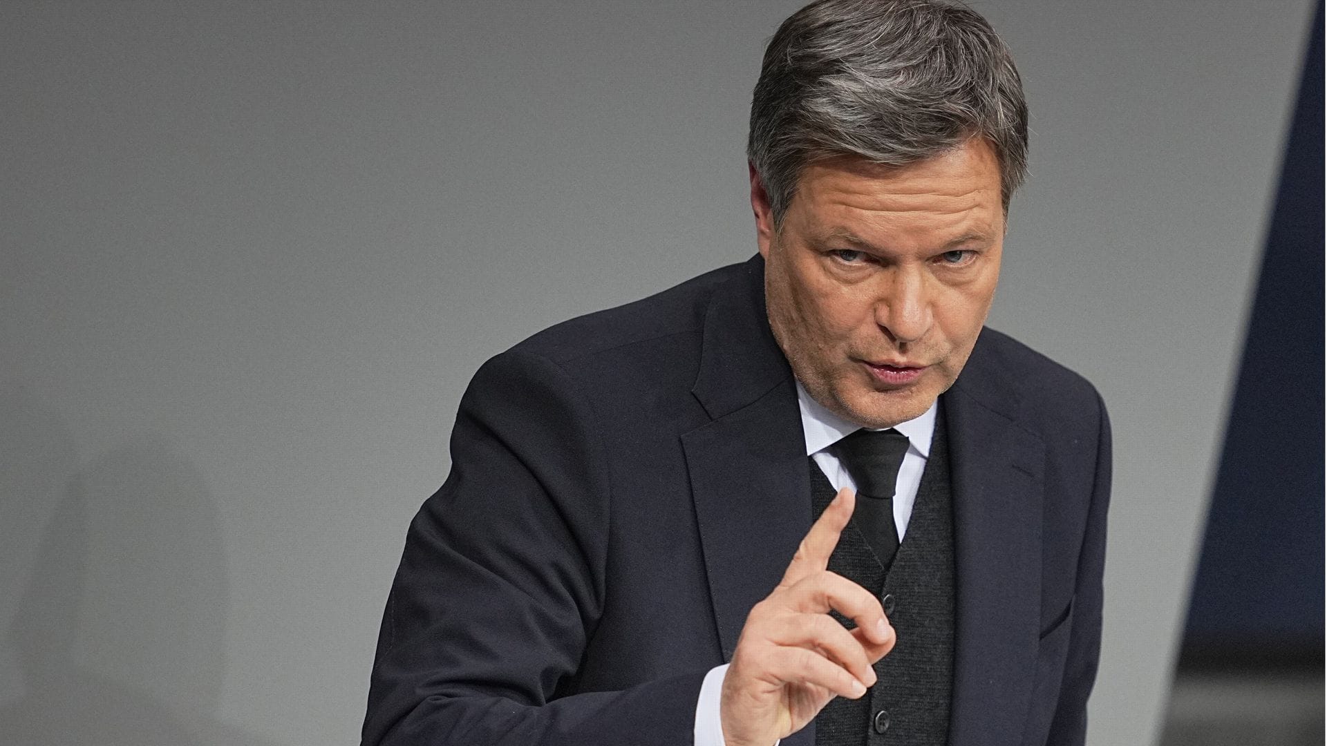 Der Grünen-Kanzlerkandidat Robert Habeck attackiert die Union.