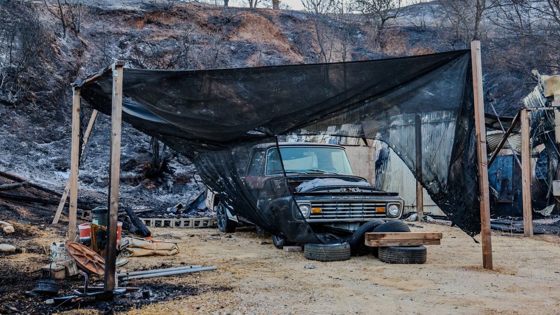 Das "Canyon Fire" zerstörte nach Angaben der Behörden mindestens sieben Gebäude.