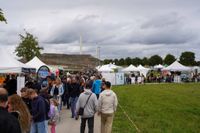 Auf dem Flugfeld wurde mit einem abwechslungsreichen Programm gefeiert.