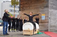 Auf dem Flugfeld wurde mit einem abwechslungsreichen Programm gefeiert.