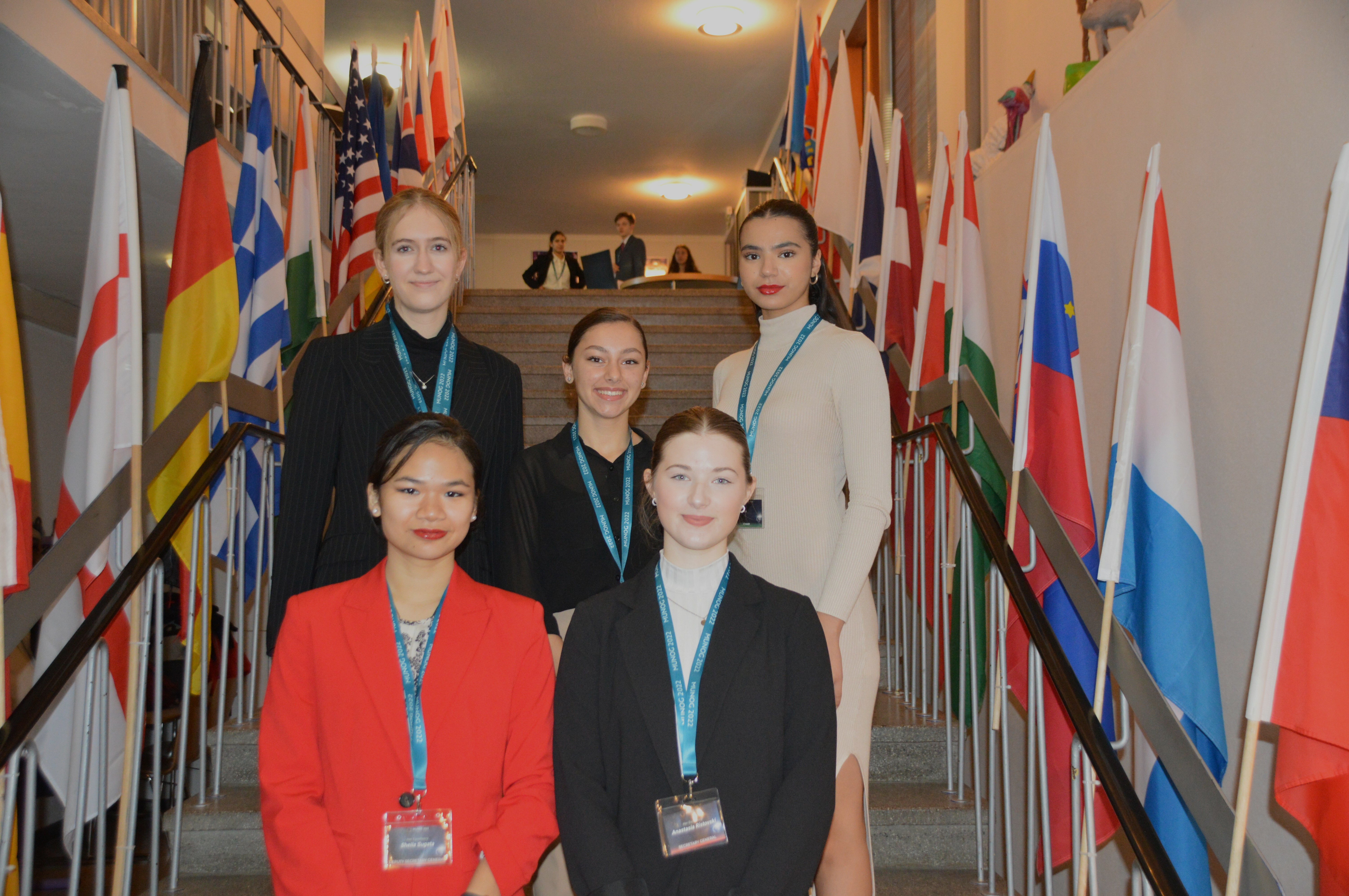 Das Exekutivkomitee: Maya Schmid und Scheyma Moumene (oben), Denise Gozza (mittig), Sheila Sugata und  Anastasia Ristovski (unten). Bild: Huhle