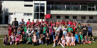 Unser Gruppenfoto zeigt die Kinder der dritten Ferienwoche zusammen mit Oberbürgermeister Markus Kleemann und dem stellvertretenden GSV Vorsitzenden Werner Klauß (von links).
