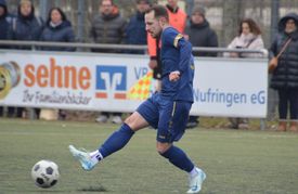 Fabian Schneider erzielte den ersten Darmsheimer Treffer beim 3:0-Erfolg in Waldstetten.