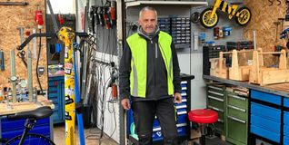 Roland Schmitt vom ADFC gibt in der freien Werkstatt Schaffbar in Böblingen gerne Hilfestellung und Rat bei Fragen rund ums eigene Fahrrad.