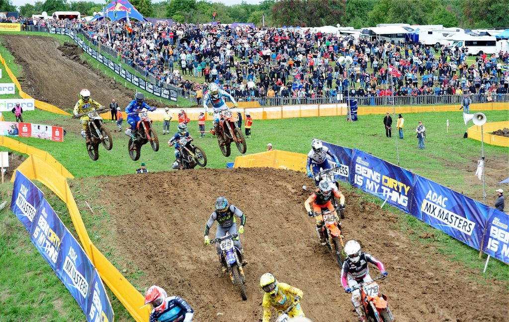 In Holzgerlingen haben die Zischauer fast die gesamte Strecke im Blick. Bilder : photostampe