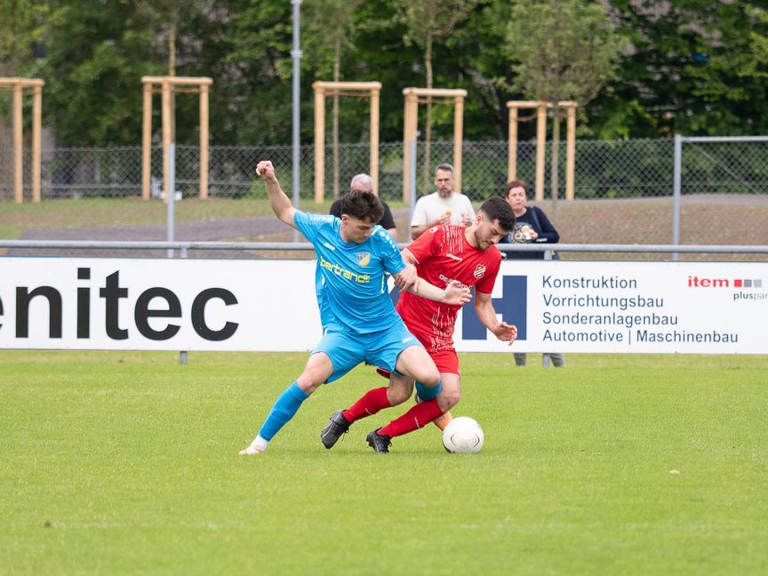 Jonas Horvat (links) spielt auch in der kommeden Landesliga-Saison für den TSV Ehningen.  Er hat den Verein nicht verlassen. Bild: Eibner