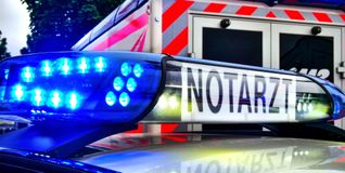 Der Rettungsdienst brachte den Mann in ein Krankenhaus.