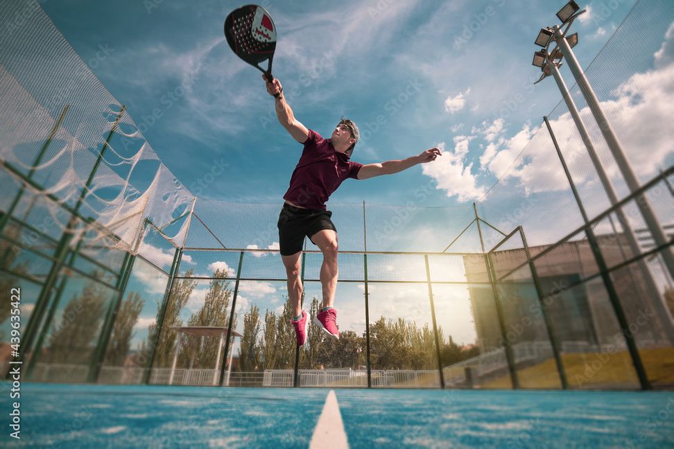Läuft alles rund, wird auf den 3 neuen Courts schon nächstes Jahr gespielt.     Bild: Adobe Stock - Yistocking