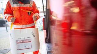Fast 900 Menschen im Südwesten warten auf ein Spenderorgan. (Symbolbild)