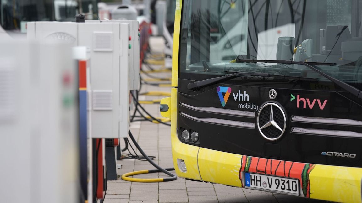 Der Kauf von Elektrobussen wird mit Geld gefördert, das unter anderem aus dem Verkauf von CO2-Zertifikaten stammt. (Symbolbild)