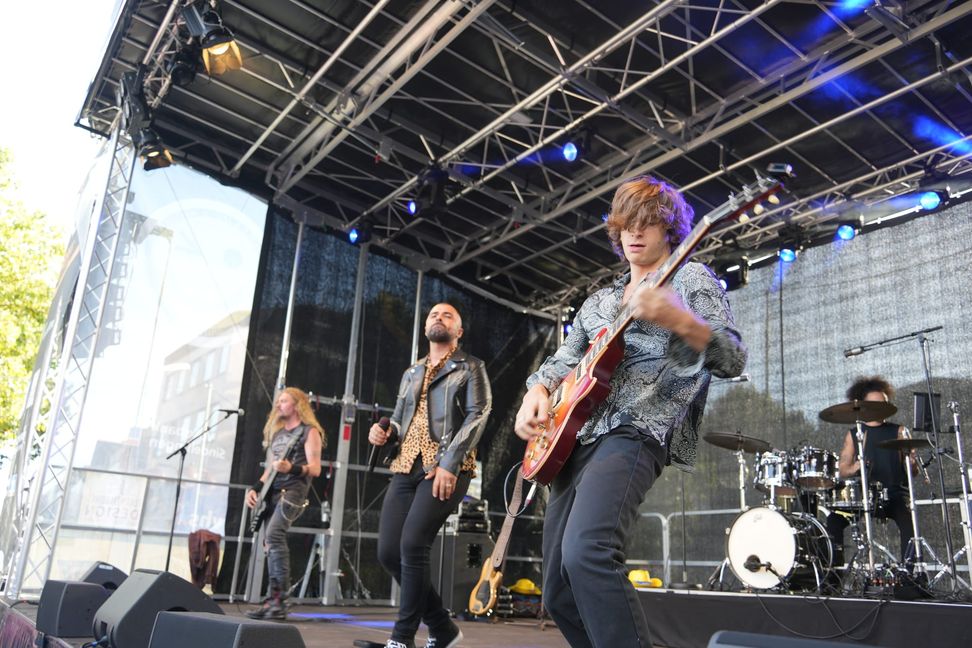 Die vier Musiker der Band Queen Power aus Italien brachten den Sindelfinger Markplatz in Stimmung.