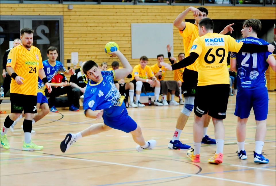 Max Baumann wirft für die HSG Schönbuch vier Tore bei der deutlichen 29:36-Auswärtsniederlage in Neckarelz. Bild: photostampe