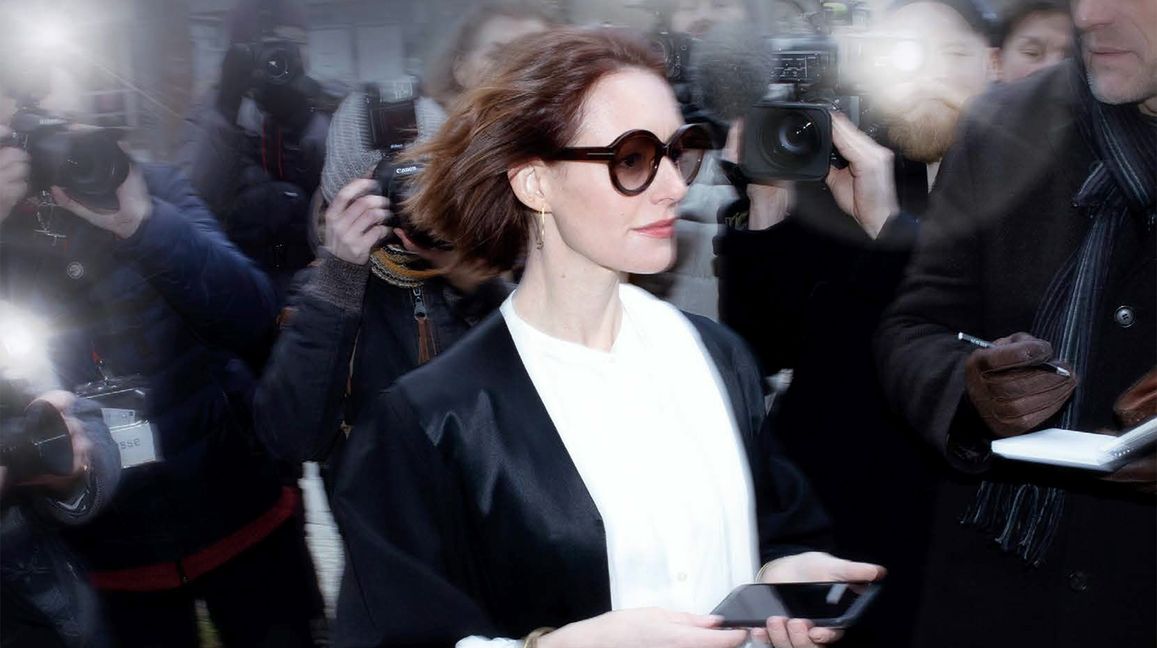 Deutschlands erfolgreichste Medienanwältin Leo Roth (Lavinia Wilson) bewegt sich mit ihrer Berliner Kanzlei auf dem politischen Parkett genau so sicher wie in der Glamourwelt der Reichen und Schönen. Bild: ARD Degeto/RBB/Kerstin Jacobsen
obs