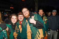 Halligalli und gute Laune: So war der Fasnetsauftakt in Aidlingen mit der neuen Bürgermeisterin Helena Österle.