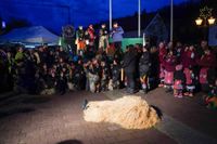 Halligalli und gute Laune: So war der Fasnetsauftakt in Aidlingen mit der neuen Bürgermeisterin Helena Österle.
