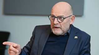 Nach Ansicht Hermanns könnte die Autoindustrie zuweilen selbstkritischer sein.