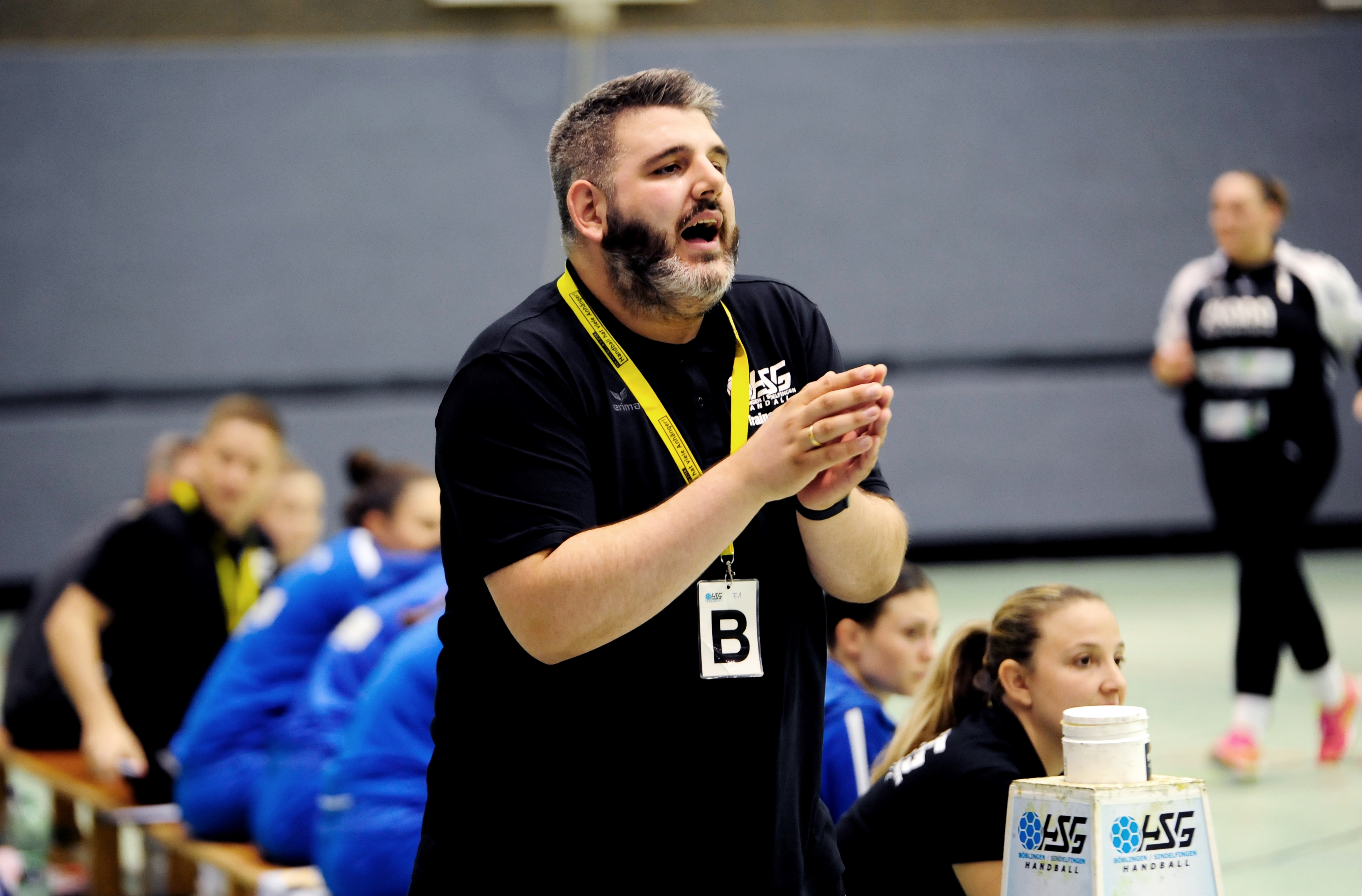 HSG-Trainer Mischa Herok ist enttäuscht über die Leistung seines Teams. Bild: photostampe