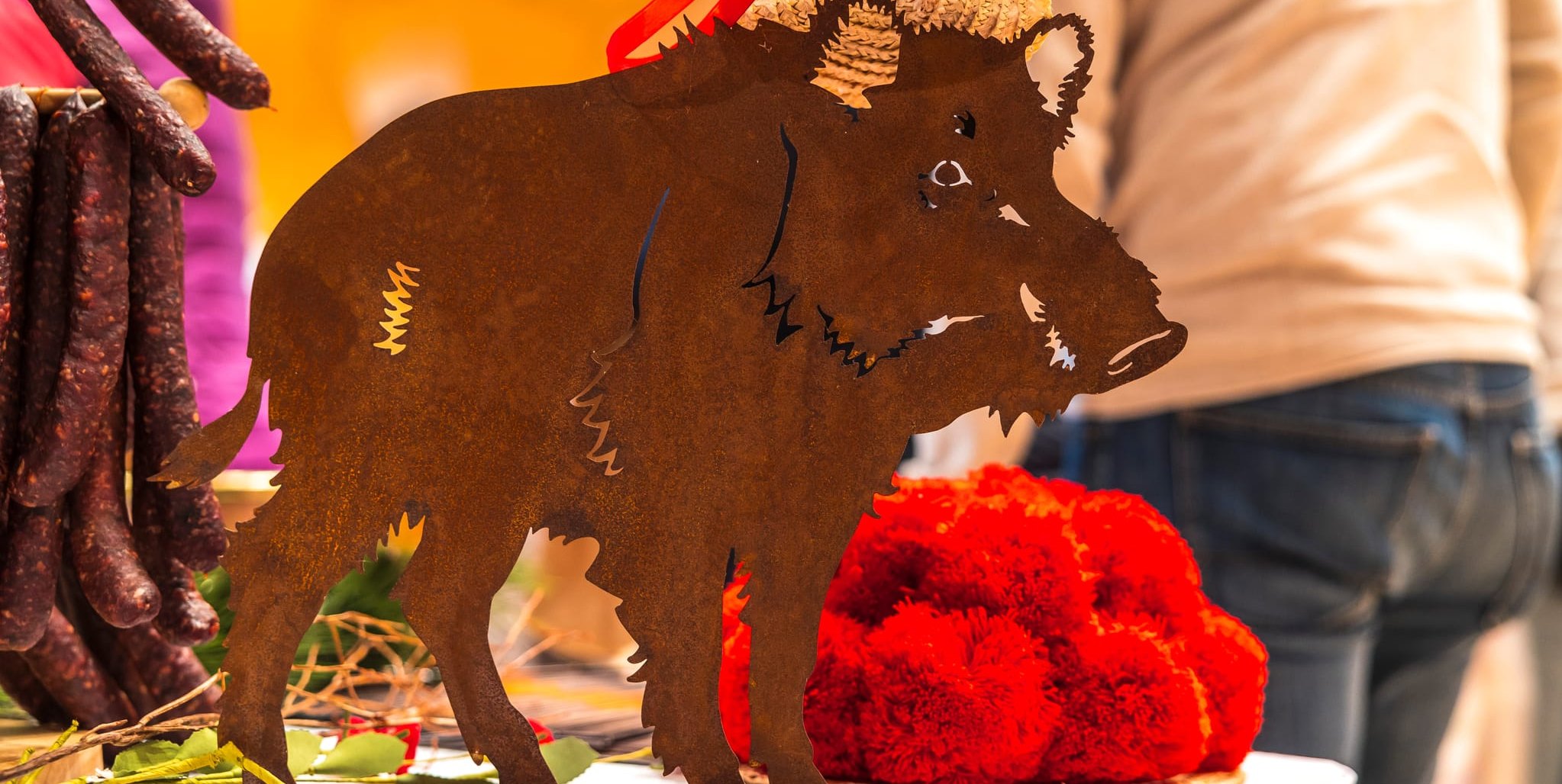 Die "Wilde Sau", sprich das Wildschwein begegnet den Besuchern an diesem Sonntag auf vielfältige Art und Weise.