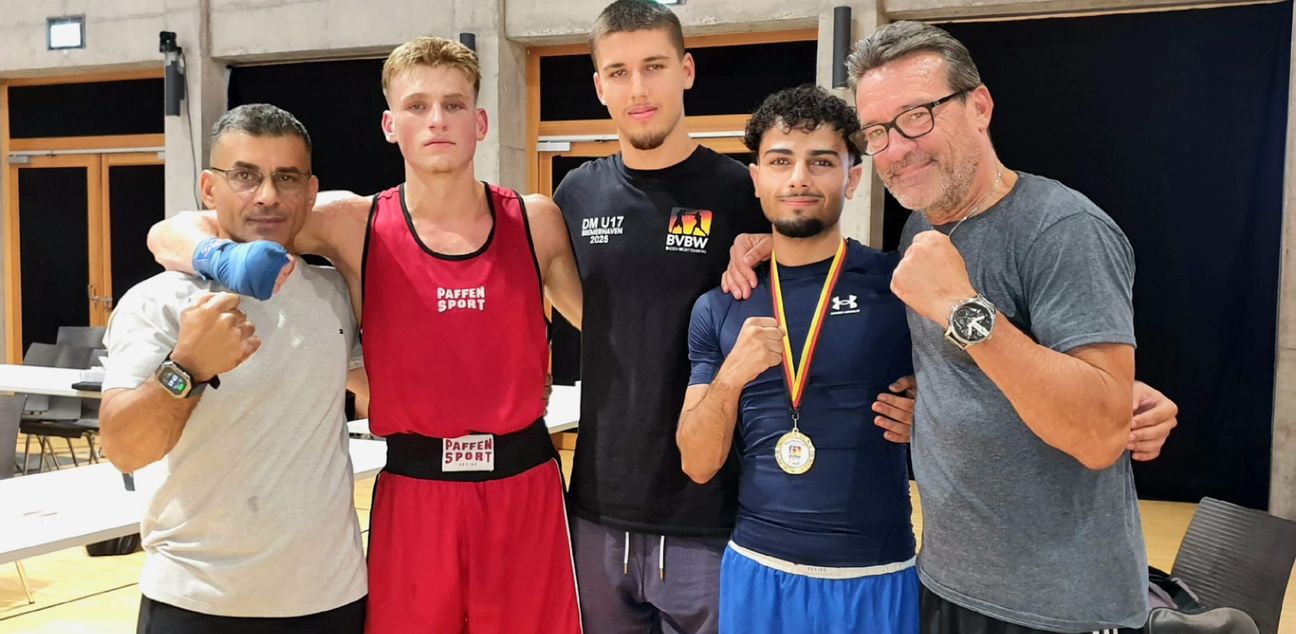 VfL-Trainer Ilkay Gimis, Luka Rubisch, Adrian Leon Kostrica, Umar Hamich, Trainer Thomas Kugler (von links).Bild: z