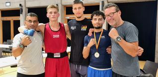 VfL-Trainer Ilkay Gimis, Luka Rubisch, Adrian Leon Kostrica, Umar Hamich, Trainer Thomas Kugler (von links).Bild: z