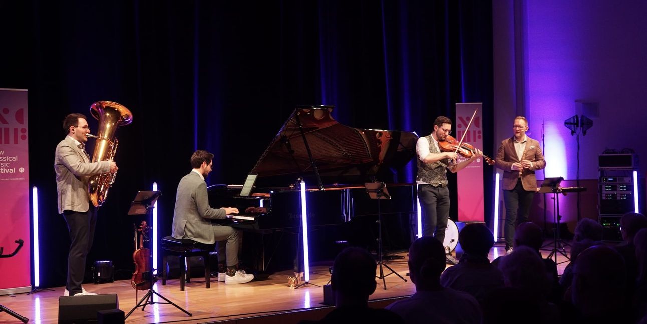 Zum Abschluss ihres NCM-Festivals 2025 spielten die Hanke-Brothers im Böblinger Sparkassenforum.