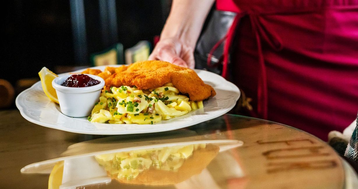 Restaurants im Kreis Böblingen werden ihre Preise auf den Speisekarten zum 1. Januar 2026 nicht senken. Davon geht die Gastro-Gewerkschaft NGG Stuttgart aus. Bild: z