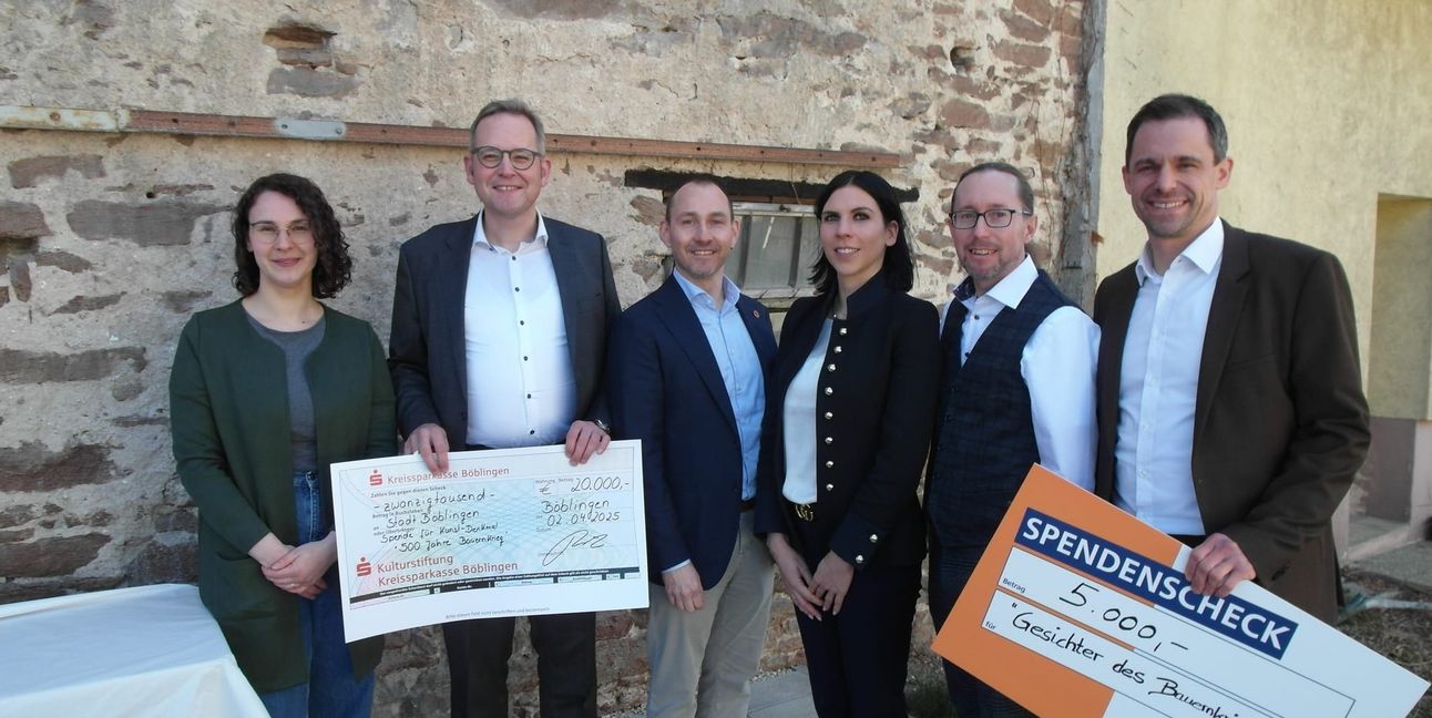 Lea Wegner (Leiterin des Deutschen Bauernkriegsmuseums Böblingen), Michael Fritz (Vorstandsvorsitzender Kreissparkasse Böblingen), Oberbürgermeister Dr. Stefan Belz, Julia Lamparter (Bereichsleiterin Sportwagen und Manufaktur Mercedes-Benz Werk Sindelfingen), Christoph Lehnert, Jörg Niethammer (Vorstandsvorsitzender Vereinigte Volksbanken eG). Bild: Staber