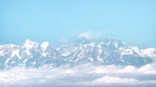 Das Himalaya-Gebirge mit dem Mount Everest.