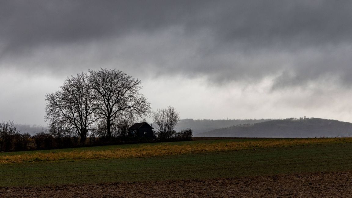 Mit den Temperaturen geht es imme weiter runter und die Sonne lässt sich kaum blicken (Symbolbild).