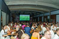 Deutschland-Fans feiern den Sieg gegen die Elfenbeinküste im Böblinger Bootshaus