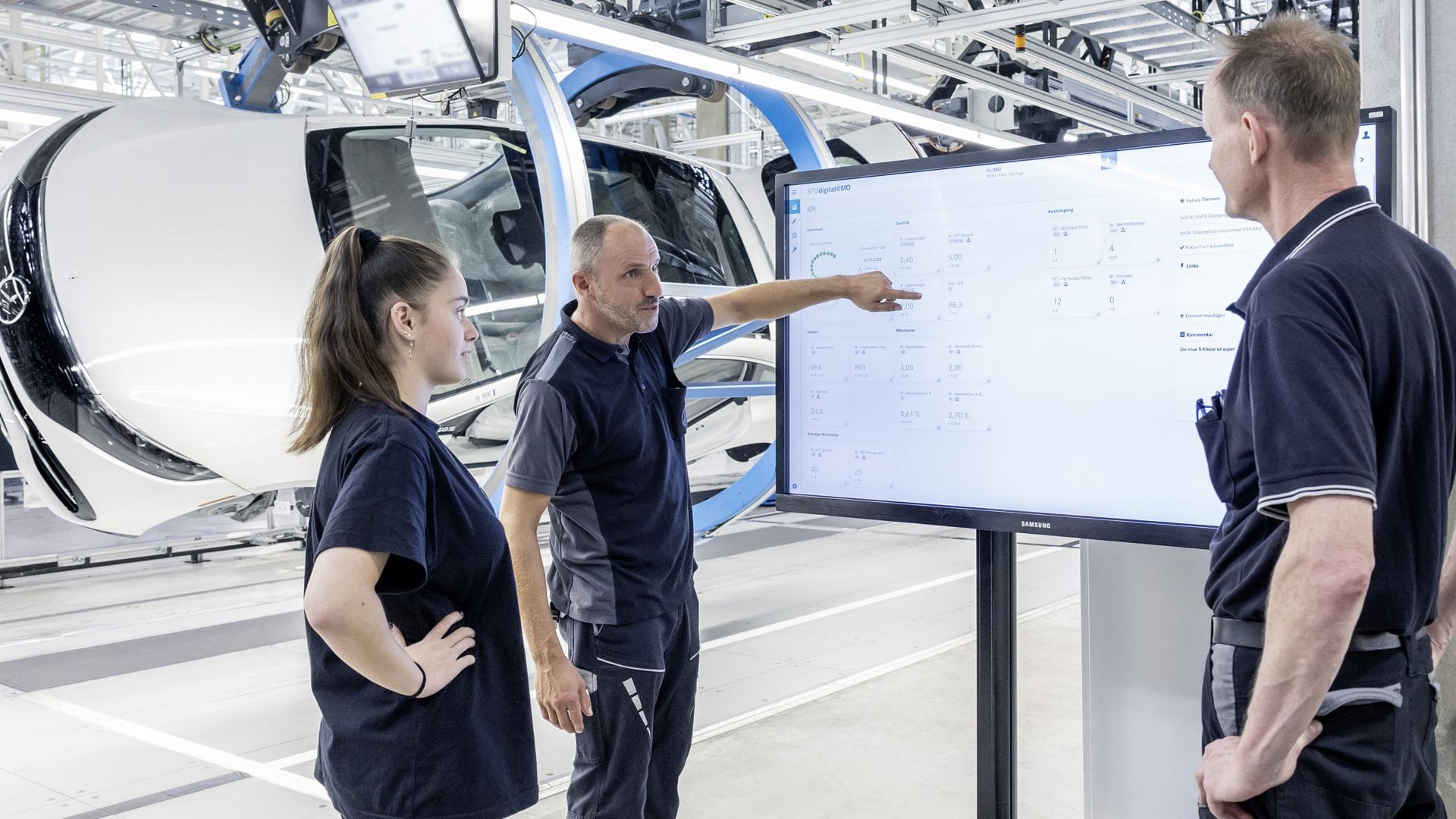 Bei Mercedes sind alle Produktionsdaten über die Microsoft Cloud vernetzt.