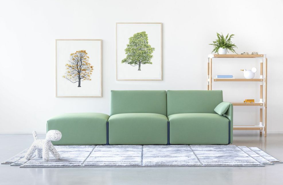 Das Sofa „Costume“ von dem Münchner Designer Stefan Diez  für Magis wächst mit der Anzahl der Bewohner und . . .
 Foto: Hersteller/Magis