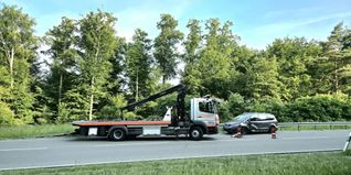 Der Verkehr wurde an der Unfallstelle vorbei geleitet.