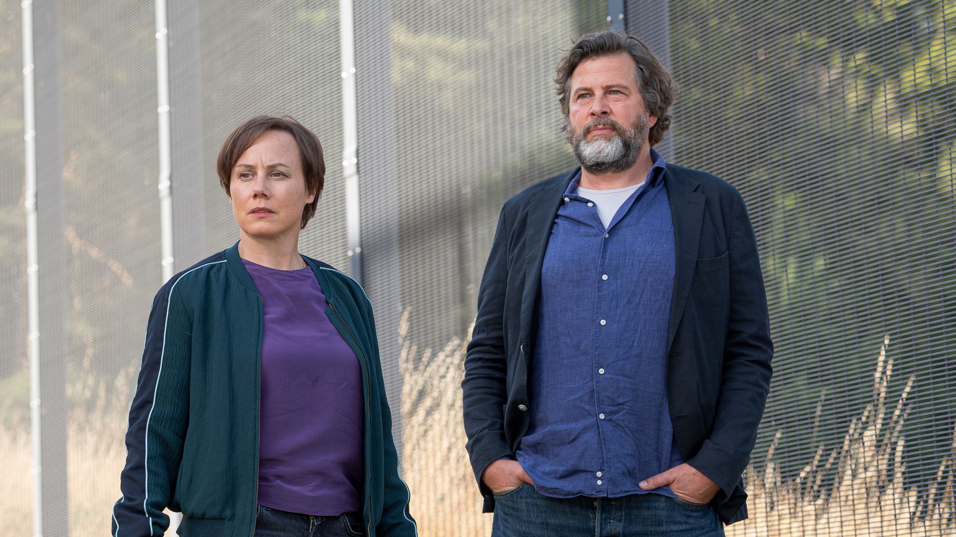 Tobler (Eva Löbau) und Berg  (Hans-Jochen Wagner) ermitteln in einer forensischen Psychiatrie.