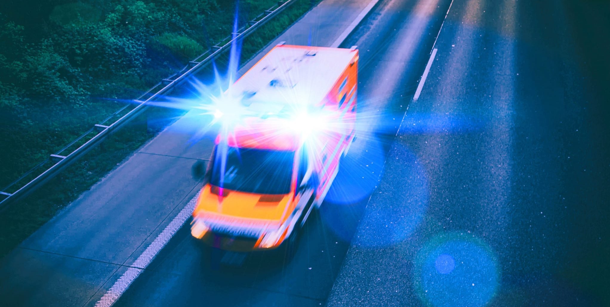 Die Frau wurde vom Rettungsdienst in ein Krankenhaus gebracht.