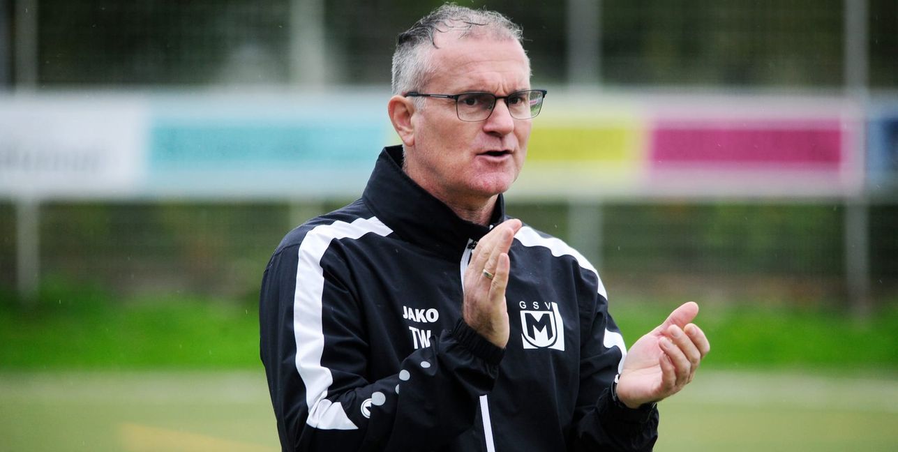 Der Heimfluch ist Geschichte: Trainer Thomas Wohland und der GSV. Bild: photostampe