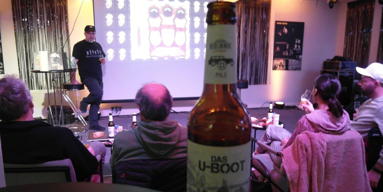 Auch das Pils „Das U-Boot“ der Heidelberger Brauerei wurde im Blauen Haus nicht nur in der Theorie vorgestellt.