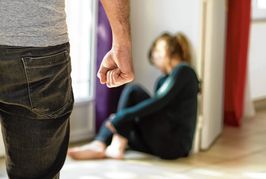 In einem Frauenhaus finden Frauen Schutz, die Opfer von häuslicher Gewalt wurden.