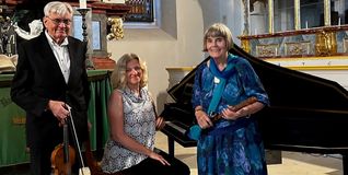 Ulrike Engelke (rechts), Simon Standage und Judi Varga spielen am 2. September im Bürgerhaus Altdorf.