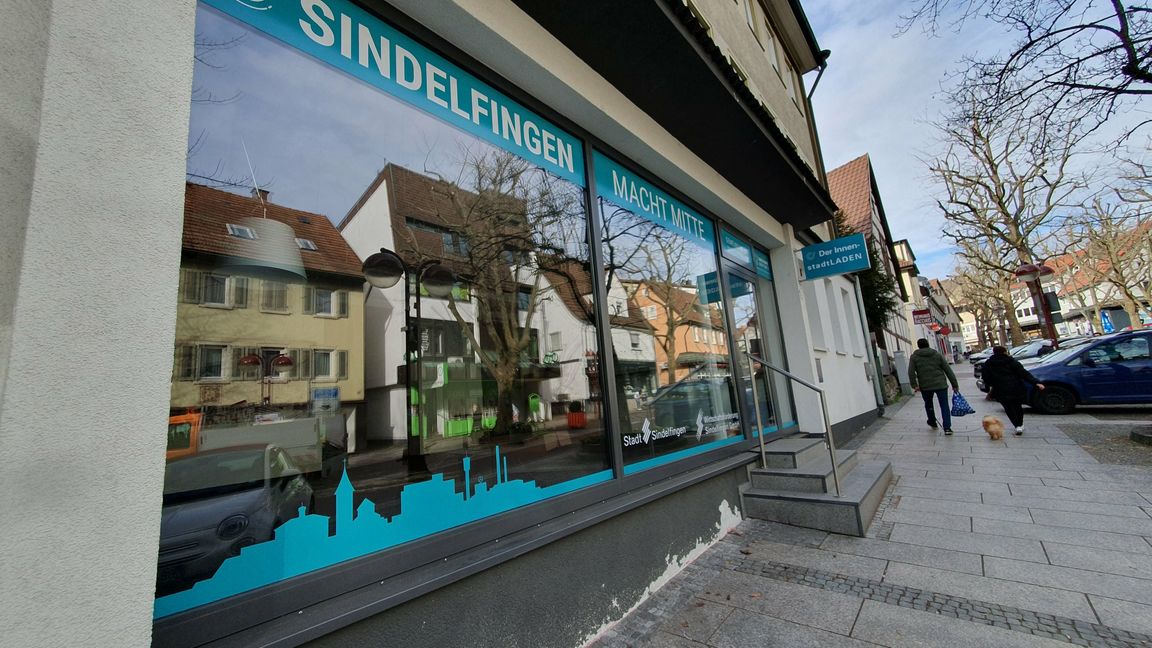 Als nächstes soll hier eine Rampe einen barrierefreien Zugang ermöglichen.