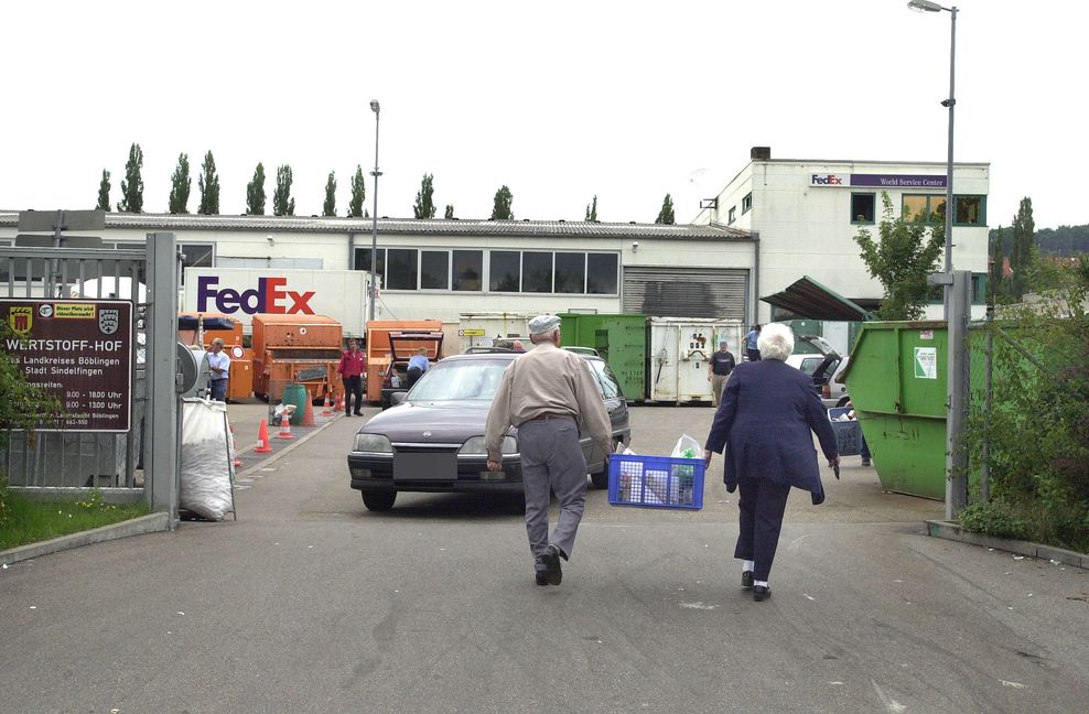 07.08.00 Sifi, Schwertstr.: Parkproblem auf dem Wertstoffhof