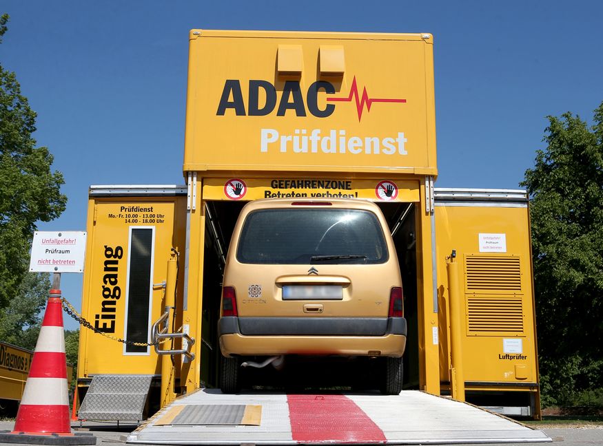 Am 29. und 30. November ist das Prüfmobil des ADC in Sindelfingen. Bild: z