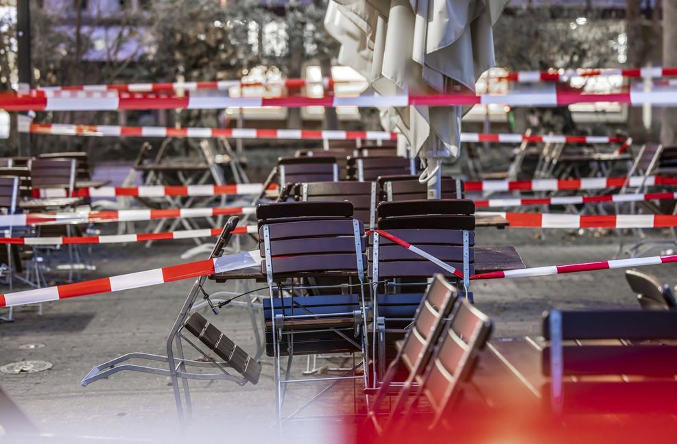 Der erste Lockdown hat viele Betriebe im Land kalt erwischt – der Staat musste einschreiten.
 Foto: imago images/Arnulf Hett..