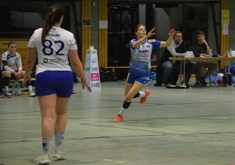 Pauline Hille und die HSG Böblingen/Sindelfingen haben einen wichtigen 25:23-Auswärtssieg beim SV Remshalden eingefahren. Bild: Zvizdiç